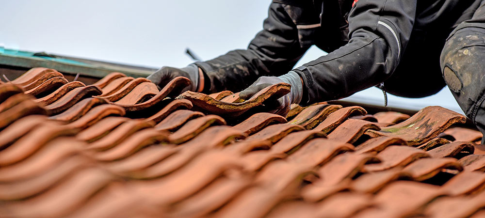 repairing roof tiles
